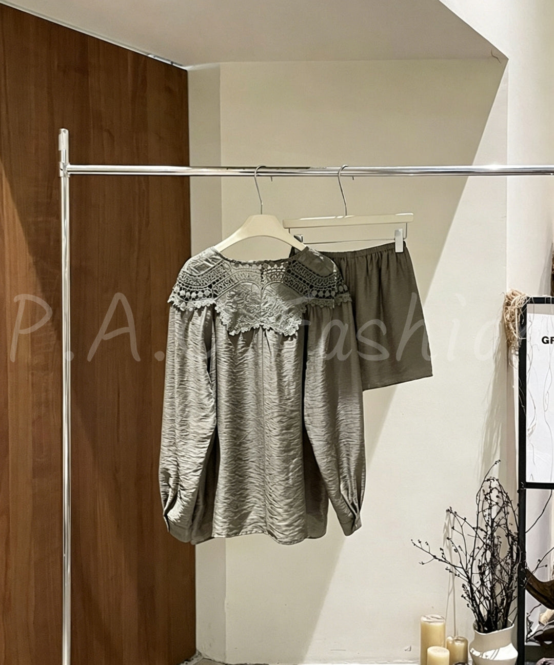 Tencel-Acetate Blend Lace Panel Shirt & Shorts Set[Available Now]