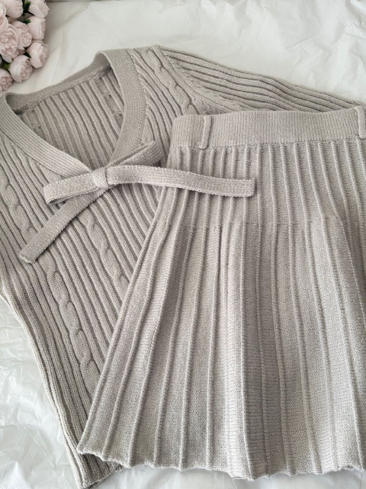 Autumn Grace – Bow Knit & Pleated Skirt Set