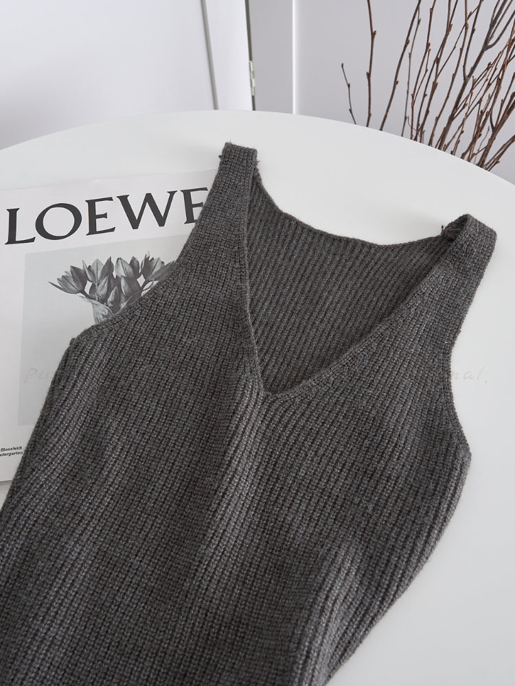 Slim Knit V-Neck Sleeveless Maxi Dress