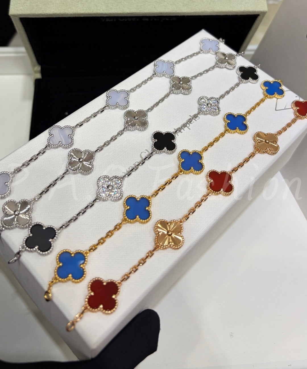 Clover Motif Five-Flower Bracelet