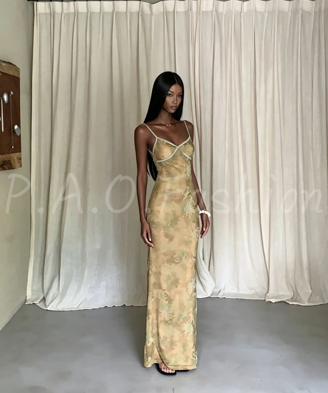 Vintage Floral Open-Back Mermaid Maxi Dress