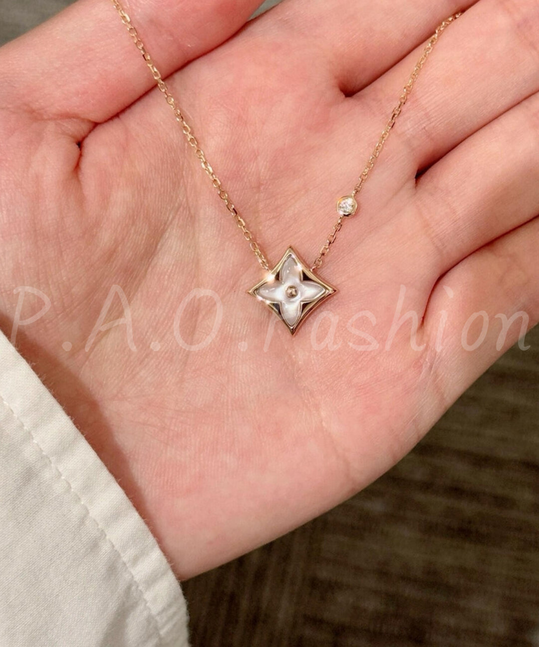 Natural Stone Clover Pendant Necklace