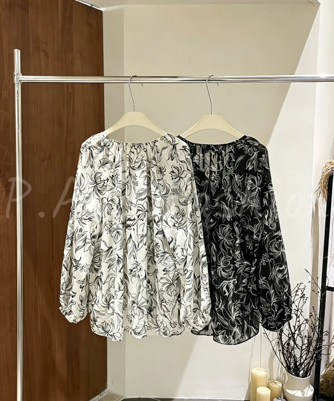 Floral V-Neck Relaxed Blouse[Available Now]