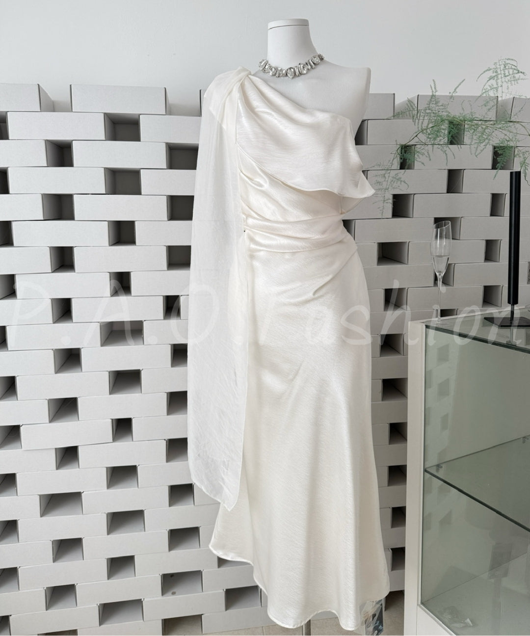 One-Shoulder Satin Draped Mermaid Dress[Available Now]