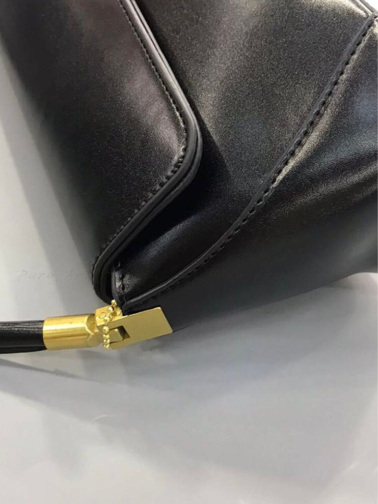 Chic & Versatile Baguette Shoulder Bag