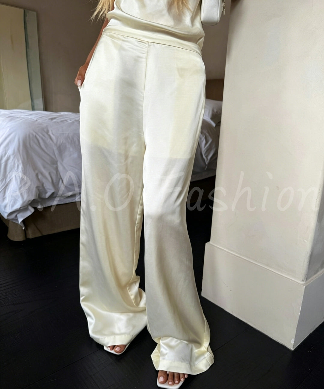 Linen Blend Draped Wide-Leg Pants