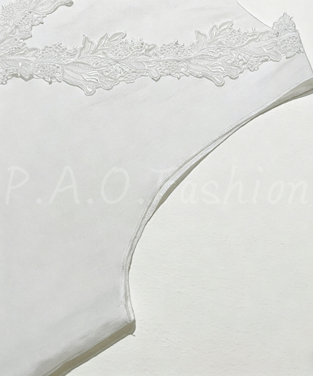 Lace Trim V-Neck Tencel Linen-Blend Top[Available Now]
