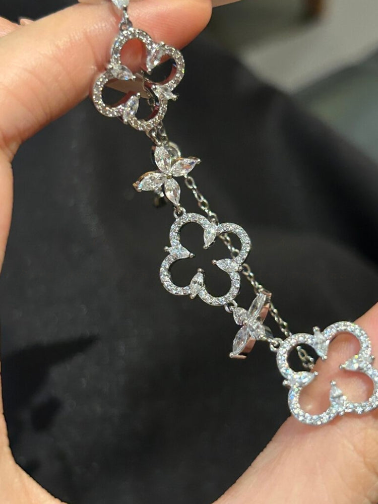 Hollow Four-Leaf Clover Bracelet