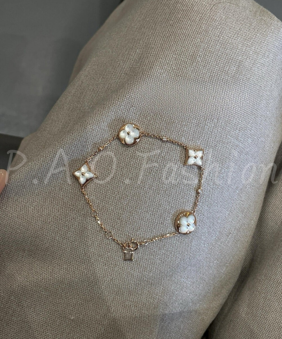 Mother-of-Pearl Clover Bracelet