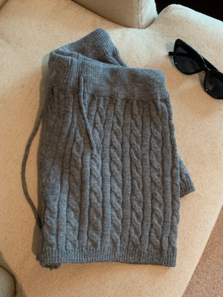 Versatile Knit Cable Shorts