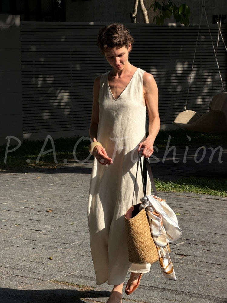 Relaxed V-Neck Sleeveless Maxi Dress