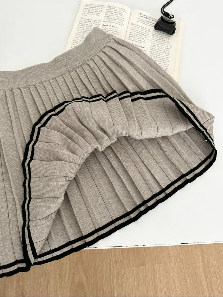 Relaxed Polo-Collar Sweatshirt & High-Waist Pleated Mini Skirt Set