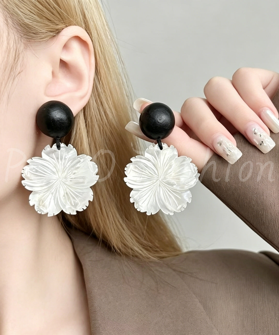 Natural Shell Flower Earrings