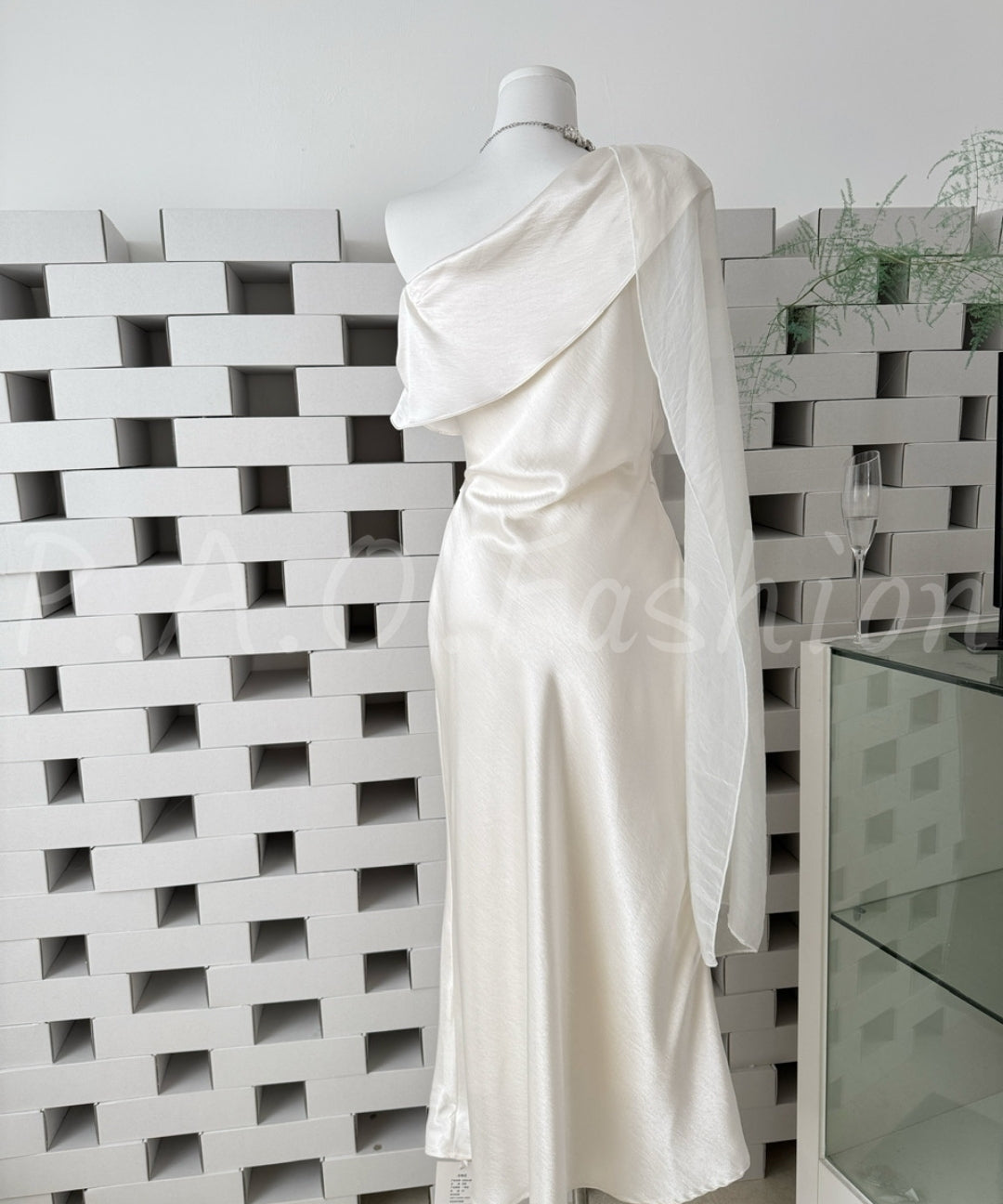 One-Shoulder Satin Draped Mermaid Dress[Available Now]