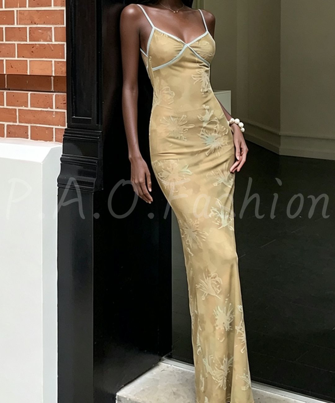 Vintage Floral Open-Back Mermaid Maxi Dress