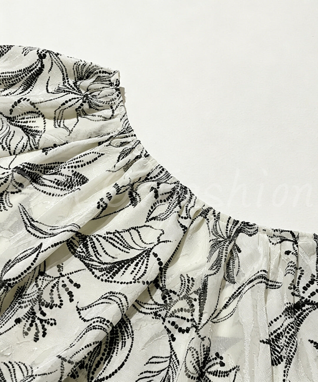Floral V-Neck Relaxed Blouse[Available Now]