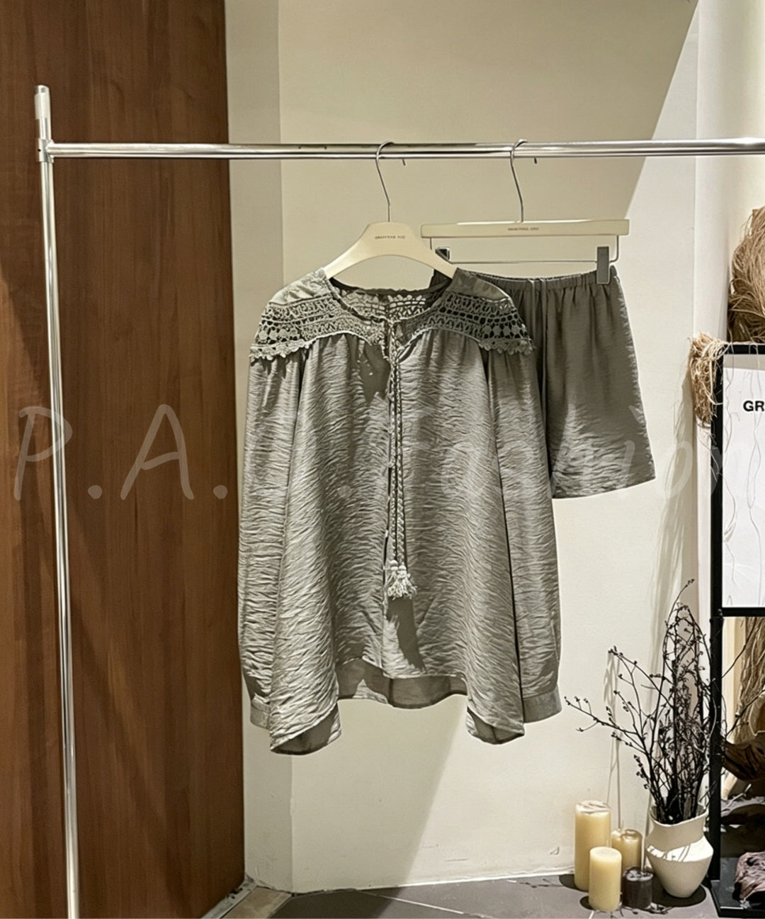 Tencel-Acetate Blend Lace Panel Shirt & Shorts Set[Available Now]