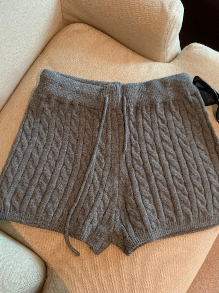Versatile Knit Cable Shorts