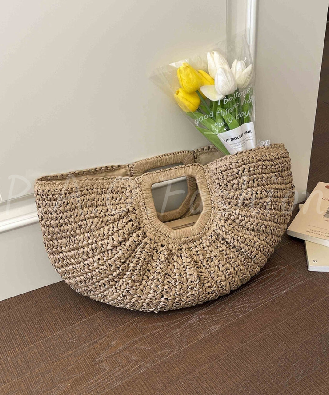 Resort Fan-Shaped Straw Tote Bag