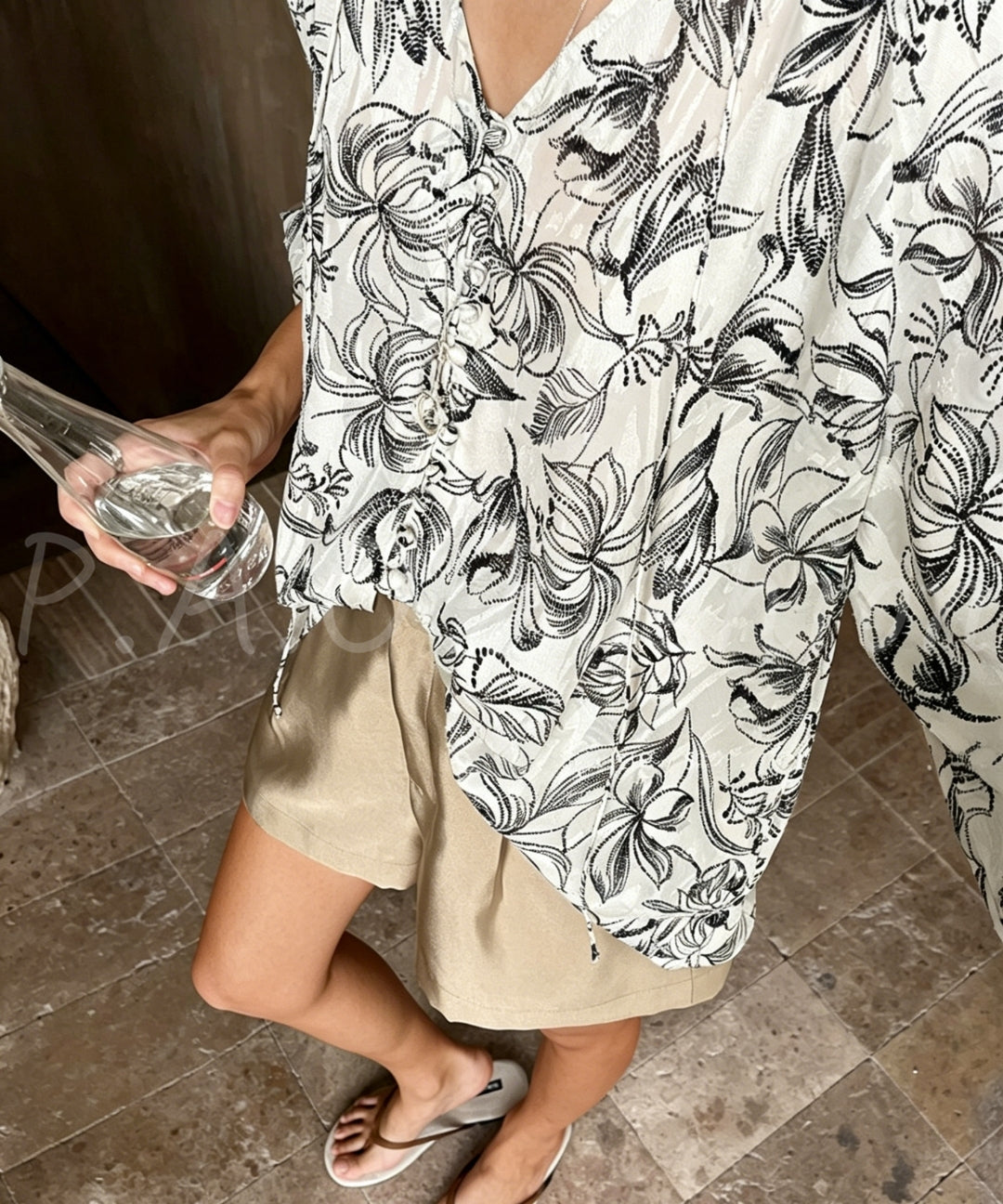Floral V-Neck Relaxed Blouse[Available Now]