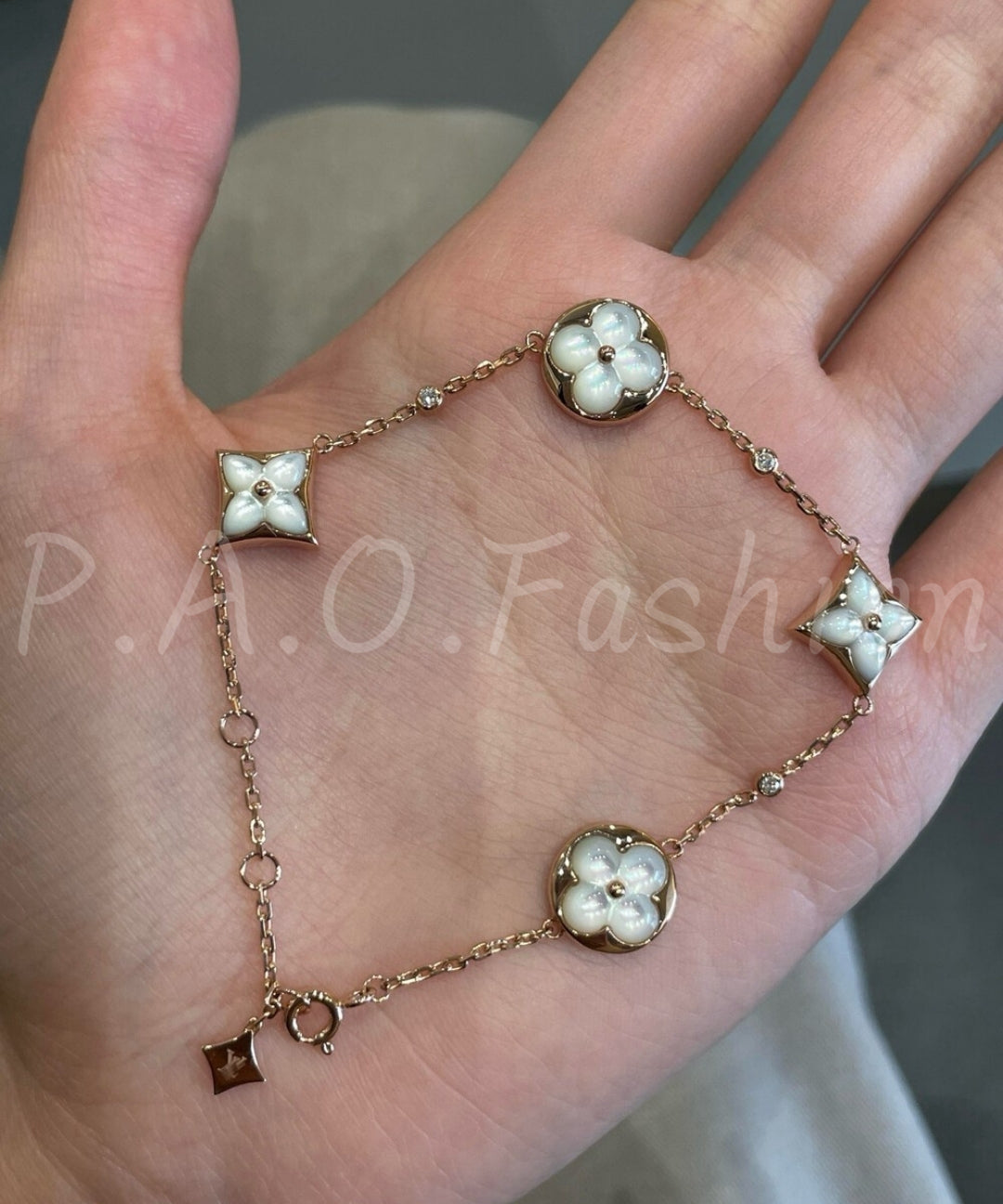 Mother-of-Pearl Clover Bracelet