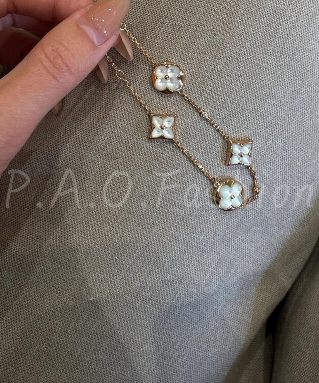 Mother-of-Pearl Clover Bracelet