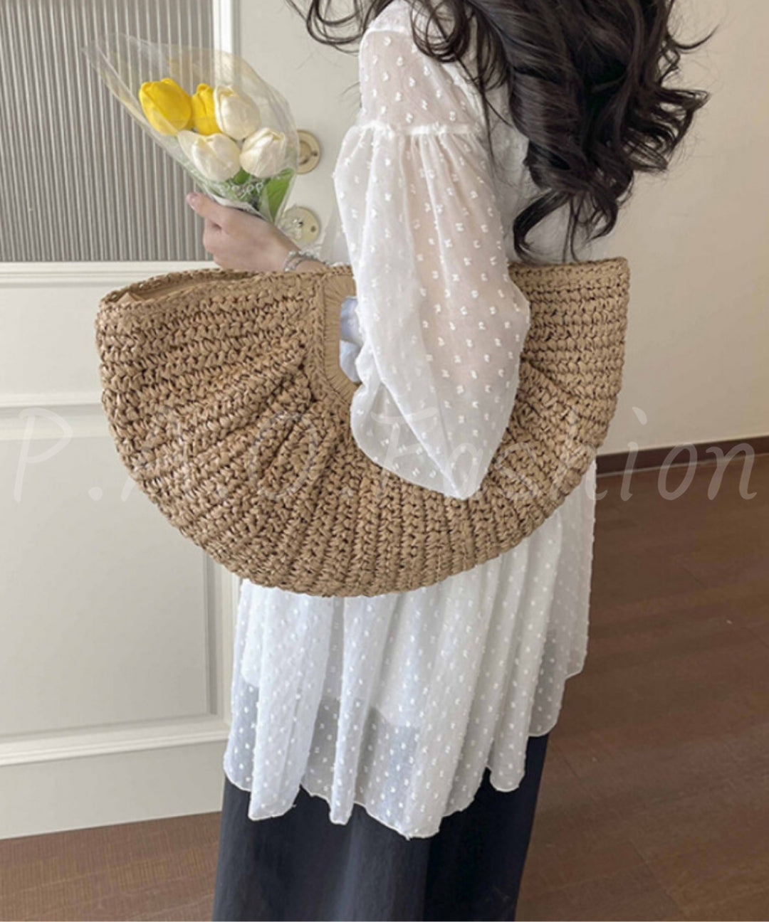 Resort Fan-Shaped Straw Tote Bag