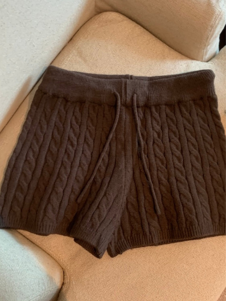 Versatile Knit Cable Shorts