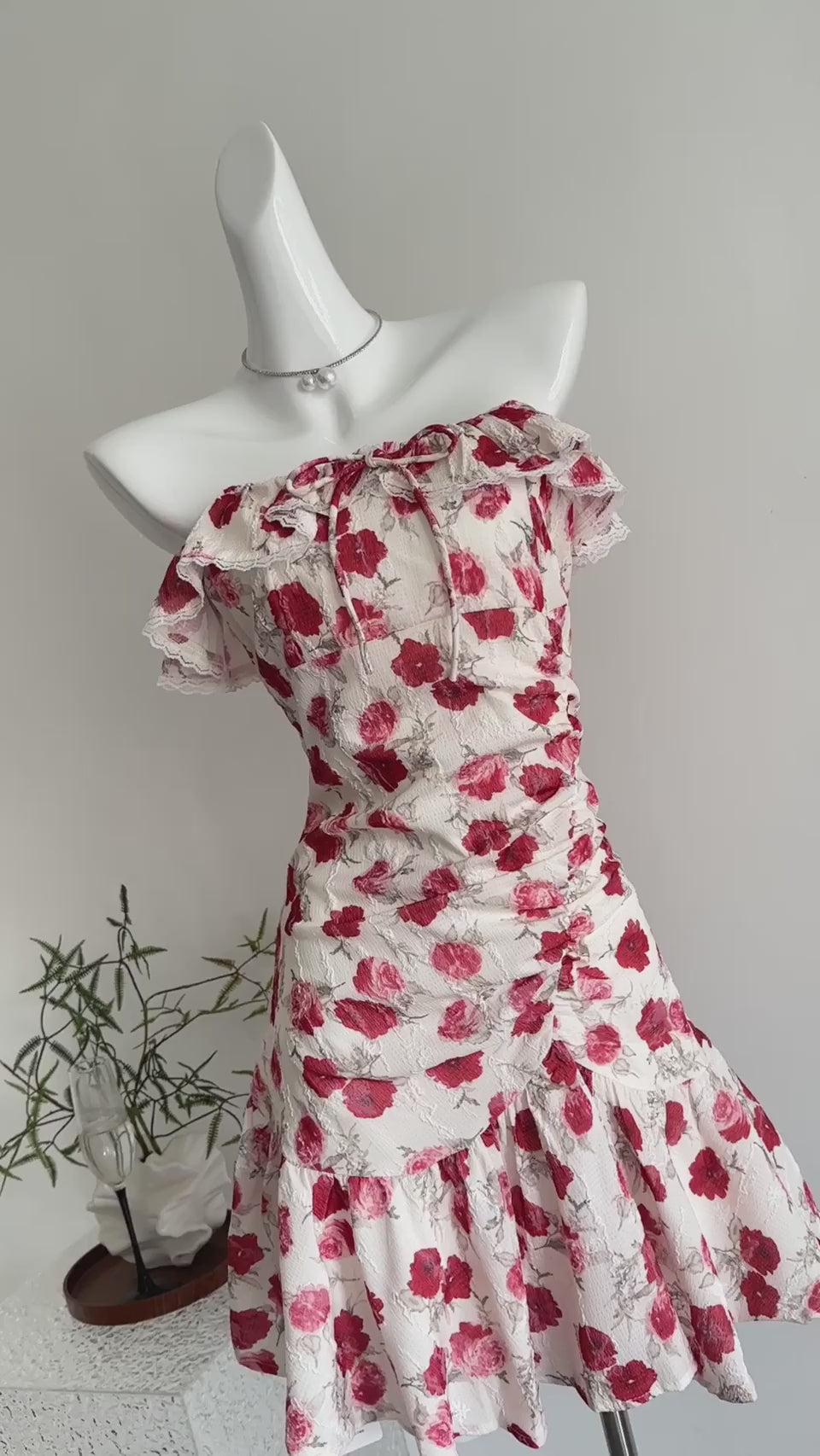 ROSE PRINT OFF-SHOULDER MINI DRESS
